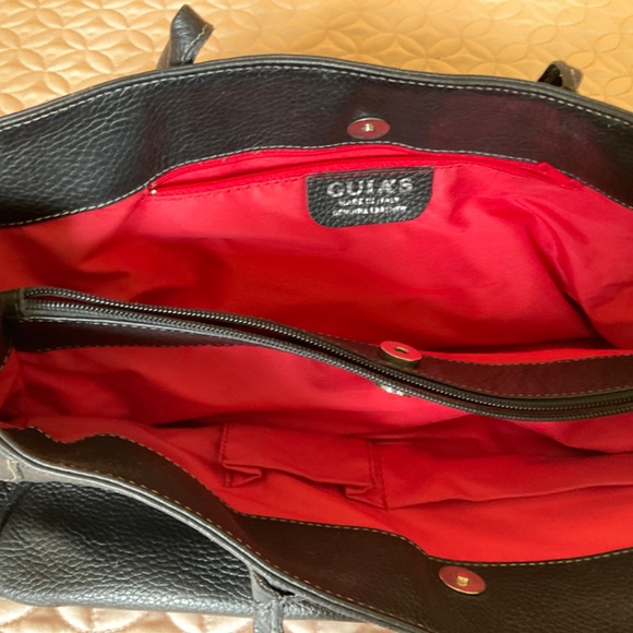 Guia’s Handbag - Picture 2 of 3